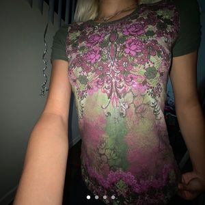 SOLD moss shirt 💚🌿🌺💜